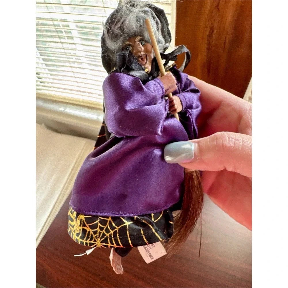 NEW Ganz Furry's Small Wonders Witch Fig Sitter Poseable Halloween Decor EH9390